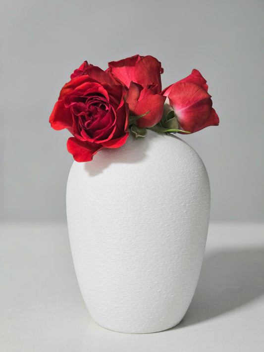 Modern Textured Vase Minimalist Black & White Options, Durable Decorative Flower Vase